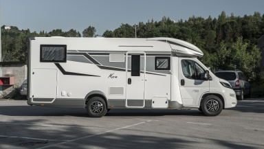 Mobilvetta Kea P86 Autocaravana perfilada con 4 plazas para viajar y 4 para dormir.